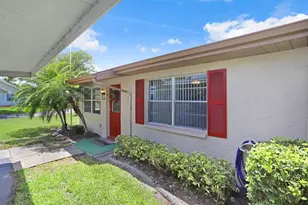 2210 Greenhaven Dr, Sun City Center, FL 33573 - Photo 2