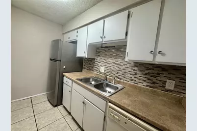 5503 Pokeweed Court #C, Tampa, FL 33617 - Photo 2