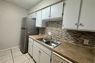 5503 Pokeweed Ct, Tampa, FL 33617 - Photo 2