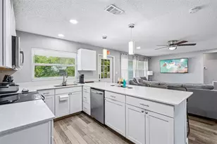 520 Fairfax Ln, Apollo Beach, FL 33572 - Photo 8