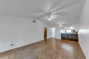5116 Lesher Ct, Tampa, FL 33624 - Photo 6