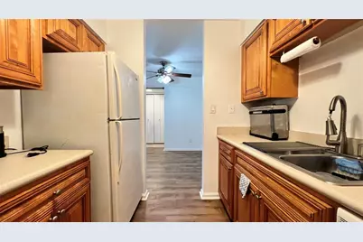 13289 Arbor Pointe Circle #202, Tampa, FL 33617 - Photo 8