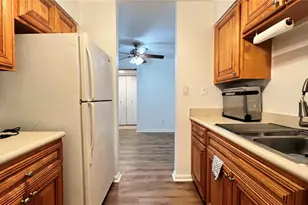 13289 Arbor Pointe Cir, Tampa, FL 33617 - Photo 8