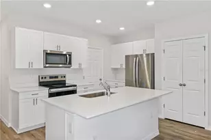 9868 Pelican Coast Drive, Dade City, FL 33525 - Photo 2