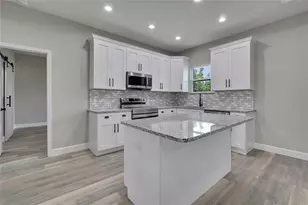 13649 13th St, Dade City, FL 33525 - Photo 16