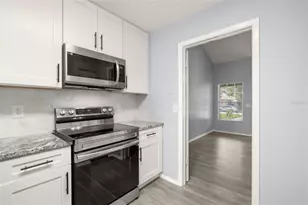 3257 Laurel Dale Dr, Tampa, FL 33618 - Photo 14