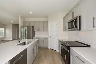 33840 Noble Creek Place, Dade City, FL 33525 - Photo 10