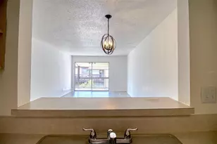 6334 Newtown Cir, Tampa, FL 33615 - Photo 10