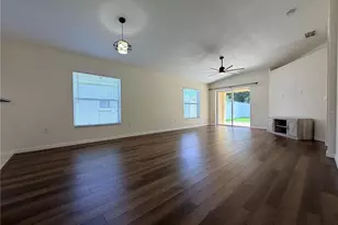 7838 Carriage Pointe Dr, Gibsonton, FL 33534 - Photo 8