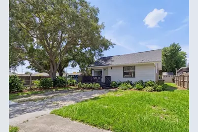 4924 45th Avenue N, Saint Petersburg, FL 33709 - Photo 1