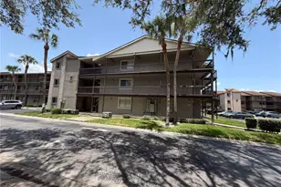 6308 Newtown Cir, Tampa, FL 33615 - Photo 8