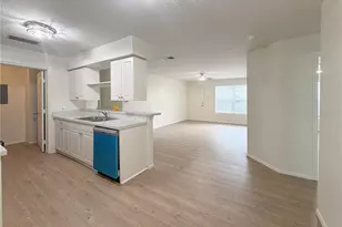 36101 Deer Creek Dr, Zephyrhills, FL 33541 - Photo 4