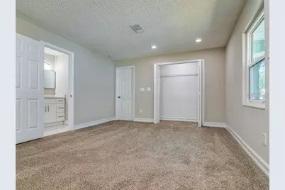 7225 33rd Street N, Saint Petersburg, FL 33702 - Photo 6