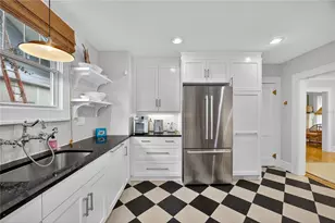 221 13th Ave NE, Saint Petersburg, FL 33701 - Photo 16