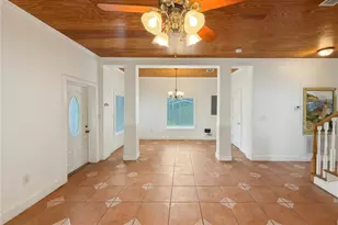 211 E 131st Ave, Tampa, FL 33612 - Photo 8