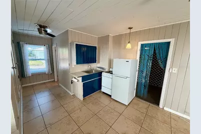 3452 9th Avenue N #Lower, Saint Petersburg, FL 33713 - Photo 2