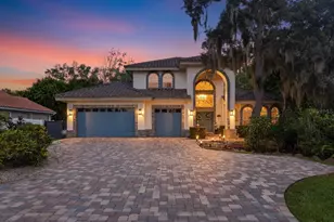 4660 Laurel Oak Ln NE, Saint Petersburg, FL 33703 - Photo 4