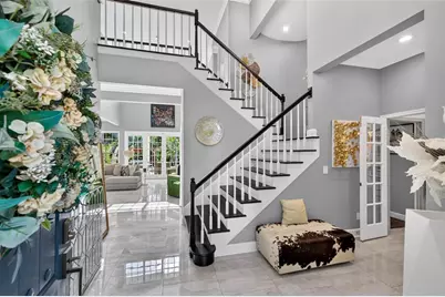 4660 Laurel Oak Lane NE, Saint Petersburg, FL 33703 - Photo 8