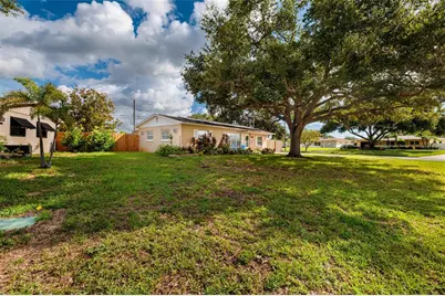 6801 29th Terrace N, Saint Petersburg, FL 33710 - Photo 6