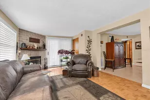 3227 48th Ave N, Saint Petersburg, FL 33714 - Photo 4