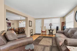 3227 48th Ave N, Saint Petersburg, FL 33714 - Photo 2
