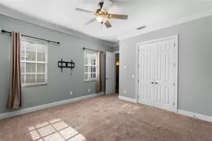 2419 Victoria Gardens Ln, Tampa, FL 33609 - Photo 20