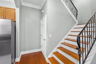 2419 Victoria Gardens Ln, Tampa, FL 33609 - Photo 12
