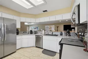 13323 Steves Ct, Spring Hill, FL 34609 - Photo 10