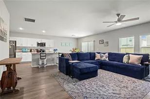 7580 Freesia Trce, Wesley Chapel, FL 33545 - Photo 4