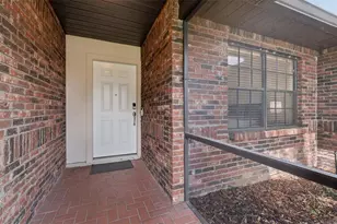 653 Timber Pond Dr, Brandon, FL 33510 - Photo 8