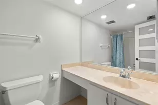 4890 Bay St NE, Saint Petersburg, FL 33703 - Photo 18