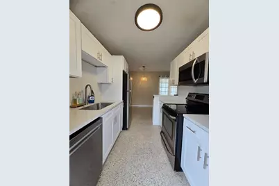 5712 Dartmouth Avenue N, Saint Petersburg, FL 33710 - Photo 10