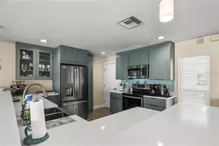 6360 2nd Palm Point, Saint Petersburg, FL 33706 - Photo 12