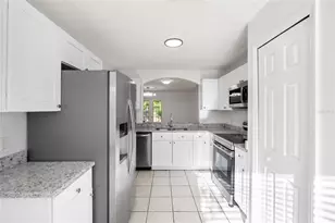 10001 Florence Ave N, Tampa, FL 33612 - Photo 8