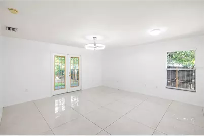 10001 Florence Avenue N, Tampa, FL 33612 - Photo 12
