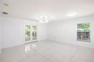 10001 Florence Ave N, Tampa, FL 33612 - Photo 12