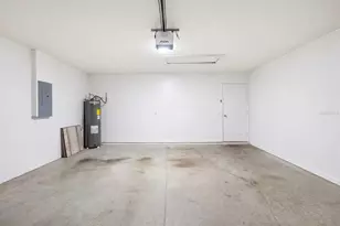 10001 Florence Ave N, Tampa, FL 33612 - Photo 32