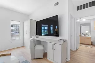 200 4th Ave S, Saint Petersburg, FL 33701 - Photo 18