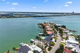 246 Bayside Dr, Clearwater Beach, FL 33767 - Photo 36