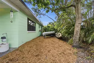 609 W River Dr, Tampa, FL 33617 - Photo 6