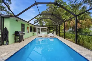 609 W River Dr, Tampa, FL 33617 - Photo 2