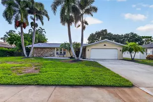 6390 Burning Tree Dr, Seminole, FL 33777 - Photo 4