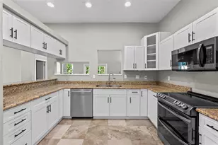 1513 E Park Cir, Tampa, FL 33610 - Photo 8