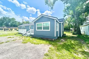 8004 N Marks St, Tampa, FL 33604 - Photo 1