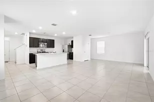 5635 Hollingworth Trl, Wesley Chapel, FL 33545 - Photo 10
