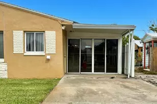 360 72nd Ave, Saint Petersburg, FL 33706 - Photo 4