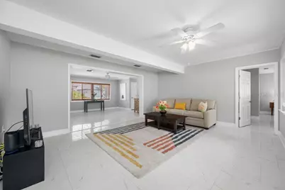 328 Bayview Drive NE, Saint Petersburg, FL 33704 - Photo 18
