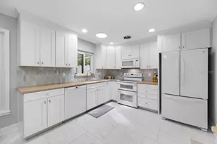 328 Bayview Dr NE, Saint Petersburg, FL 33704 - Photo 12