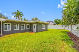328 Bayview Dr NE, Saint Petersburg, FL 33704 - Photo 38