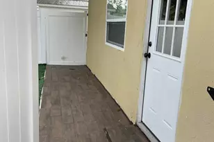 9014 Wheathill Way, Tampa, FL 33615 - Photo 16